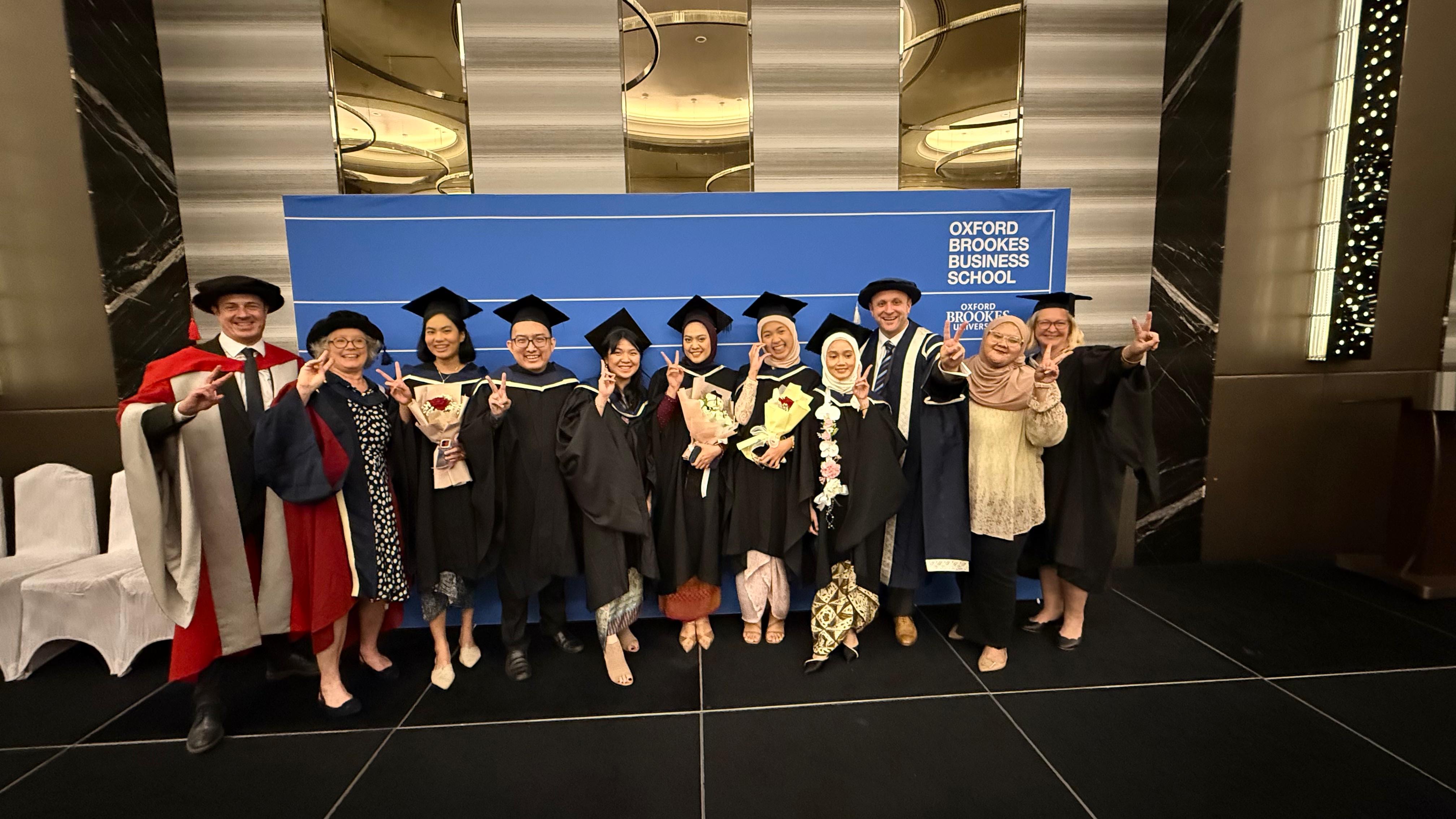 Mahasiswa LSAF yang berhasil lulus dengan gelar Internasional